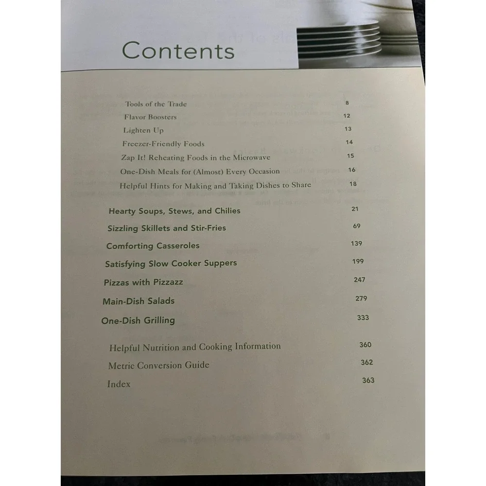 Betty‎ Crocker One Dish Family Favorites Cookbook Casseroles Skillet Meals 2006